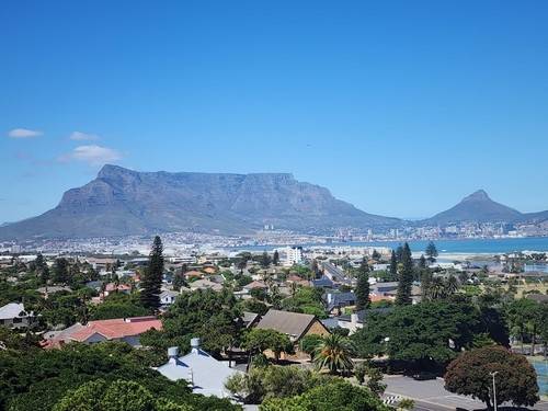 2025년 1월 남아공 케이프타운의 테이블마운틴과 라이언헤드(우측) 전경 [촬영 유현민]