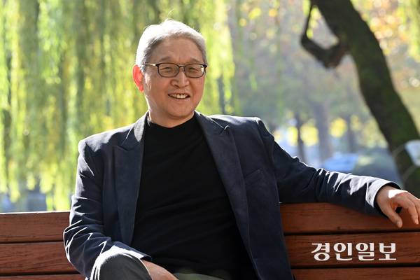 인하대학교 제조혁신전문대학원 강천구 교수는 경인일보와의 인터뷰에서 “최근 급변하는 글로벌 정세에 대응해 안정적으로 국내 산업을 유지하려면 주요 광물에 대한 수입 의존도를 줄여 나가야 한다”고 말했다. /김용국기자 yong@kyeongin.com
