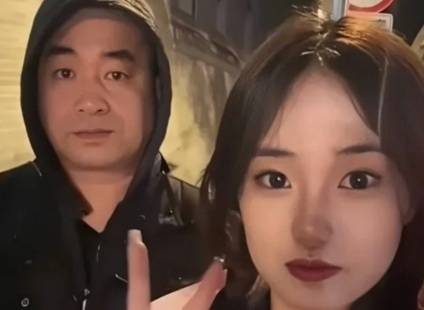 중국의 한 아버지가 딸이 ‘학식’이 맛이 없다고 불평하자 900km를 이동해 직장을 그만두고 한교 근처에 음식 노점을 차렸다. SCMP