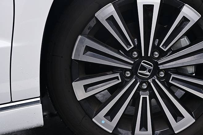 혼다 스텝왜건 스파다 프리미엄 라인. 사진: 김학수 기자