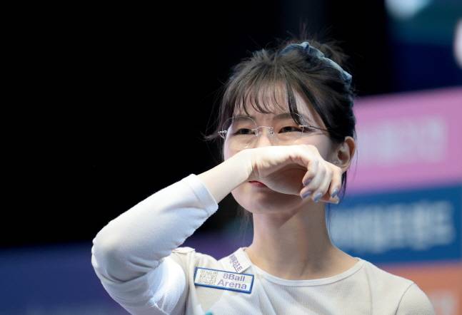 이미래가 우승 확정 후 눈물을 흘리고 있다. /사진=PBA 투어 제공