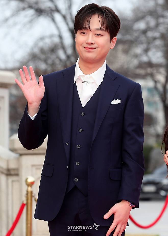 가수 이찬원이 2024년 3월 27일 오후 서울 동대문구 경희대학교 평화의 전당에서 열린 '2024 유니버설 슈퍼스타 어워즈(Universal Superstar Awards)'에서 레드카펫을 밟고 있다. 2024.03.27 /사진=김창현