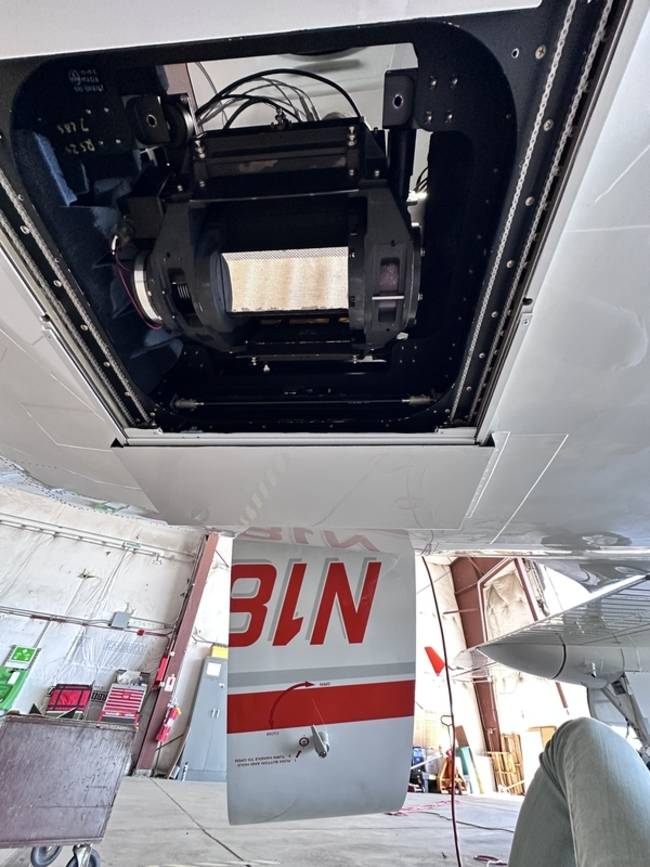 항공 방재기에 설치된 NFRARED SCANNER. /NIFC