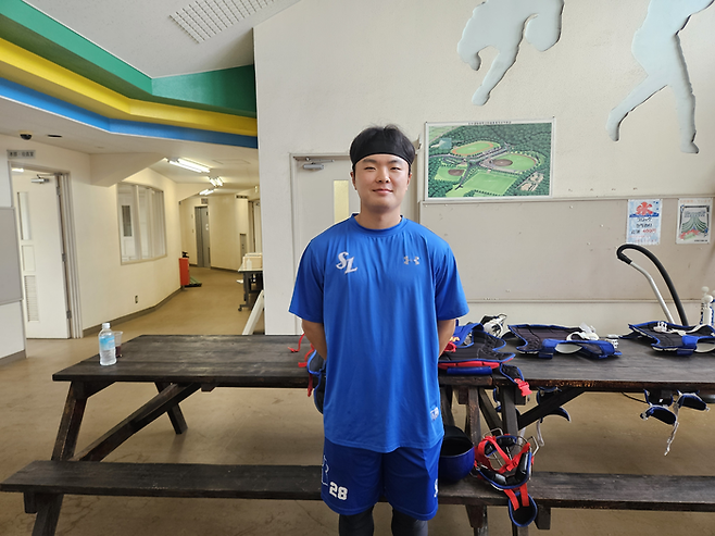 지난 11일 일본 오키나와 온나손에 위치한 아카마구장에서 만난 이승민. 정지윤기자 yooni@yeongnam.com