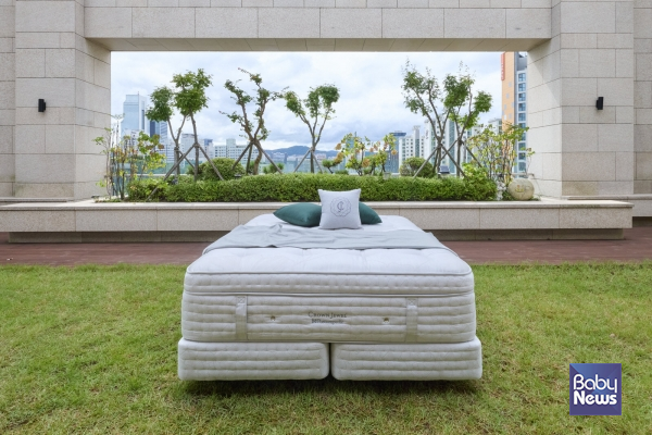 씰리침대 대표 하이엔드 라인 '크라운쥬얼'. ⓒ씰리침대