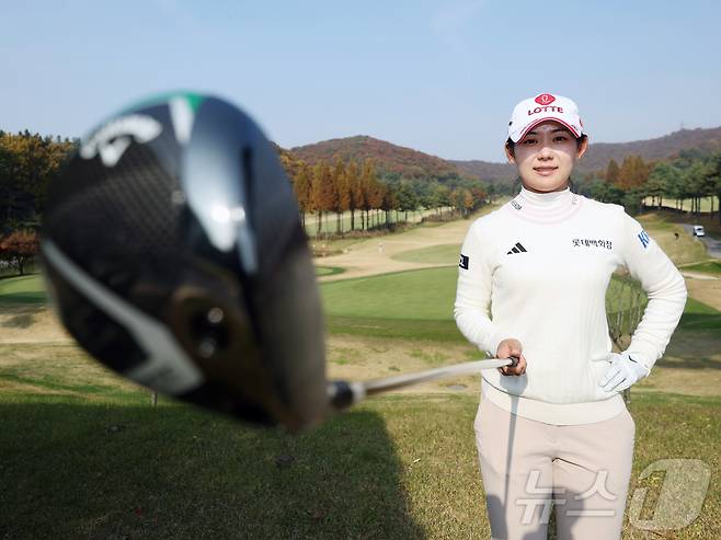 2026년부터 미국여자프로골프(LPGA)투어에 진출하는 황유민이 6일 오후 경기 파주시 서원힐스 컨트리클럽에서 뉴스1과 인터뷰 전 포즈를 취하고 있다. ⓒ News1 황기선 기자