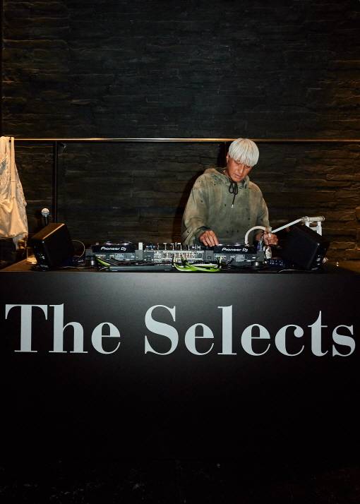 일본 디자이너 미하라 야스히로(MIHARA YASUHIRO)