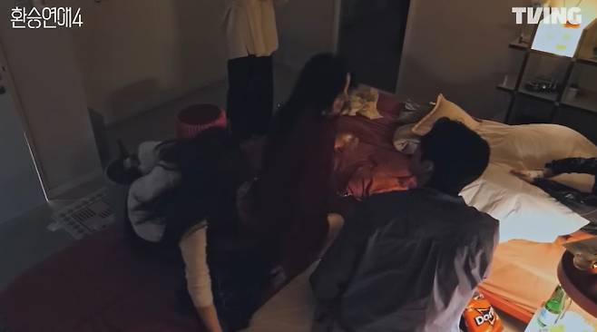 '환승연애4' 원규-지현 사이를 비집고 앉은 지연의 도발