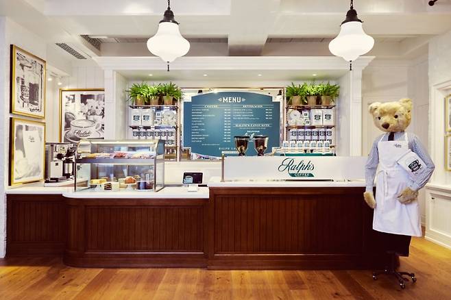 랄프 로렌이 서울 신사동에서 운영하고 있는 카페 '랄프스 커피' 내부 전경. /랄프 로렌 제공