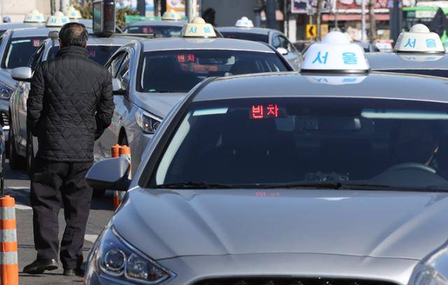 서울 용산구 서울역 택시 승차장. 연합뉴스