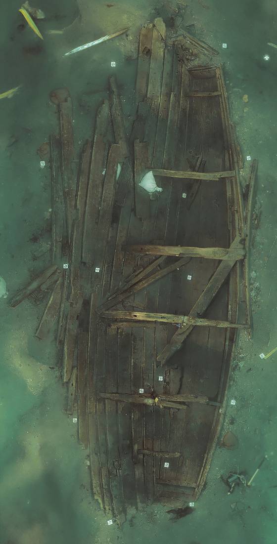 Mado wreck No. 4, the only existing ship from the Joseon Dynasty (1392-1910), is seen buried at sea off the coast of Mado Island, near South Chungcheong's Taean, before it was hoisted in October this year by the National Research Institute of Maritime Culture Heritage under the Korea Heritage Service. [KOREA HERITAGE SERVICE]