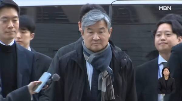 ▲조태용 전 국정원장이 지난 11일 영장실질심사를 받으러 서울중앙지법 법정에 출석하면서 기자들의 질문을 받고 있다. 사진=MBN 영상 갈무리