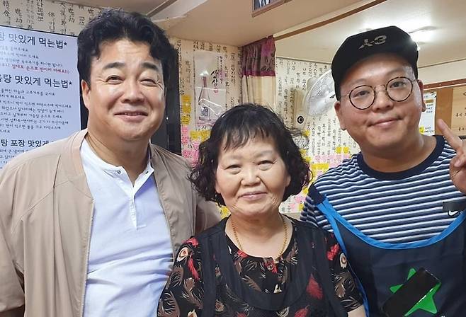 백종원, ‘홍탁집’ 어머니와 아들. 사진|권상훈 씨 SNS