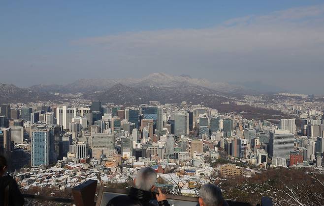 서울 남산에서 바라본 전경. [이승환 기자]