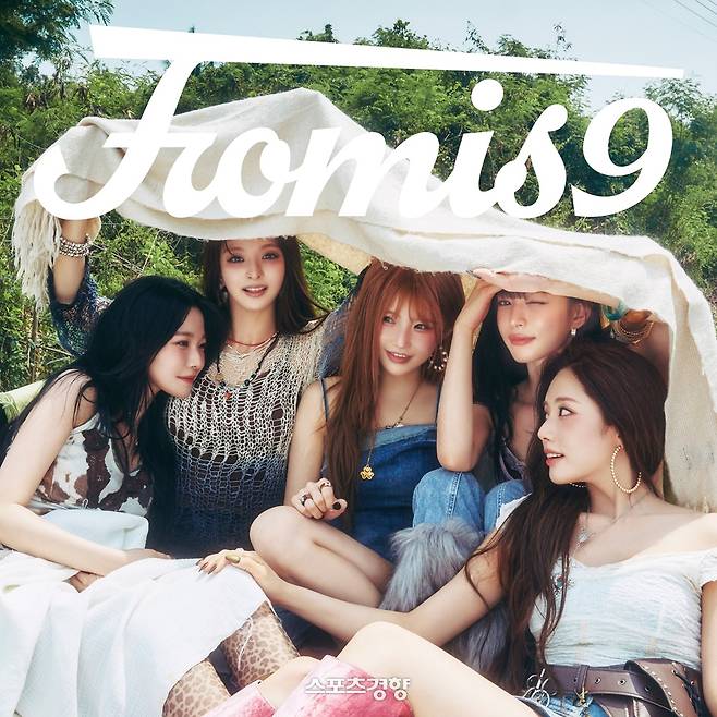 프로미스나인 앨범 커버. 어센드 제공