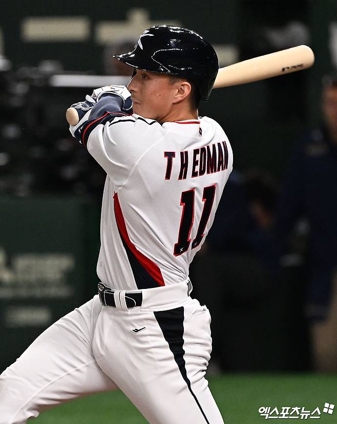 9일 오후 일본 도쿄돔에서 열린 2023 월드베이스볼클래식(WBC) B조 1차전 호주와 대한민국의 경기, 9회말 대한민국 에드먼이 좌전안타를 날리고 있다. 엑스포츠뉴스DB