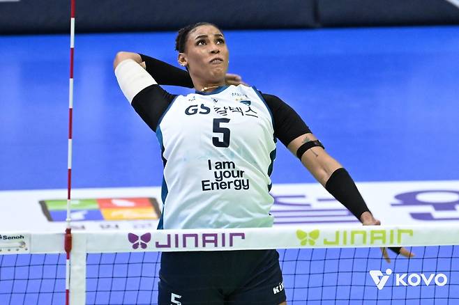 공격하는 GS칼텍스의 실바 [한국배구연맹 제공. 재판매 및 DB 금지]