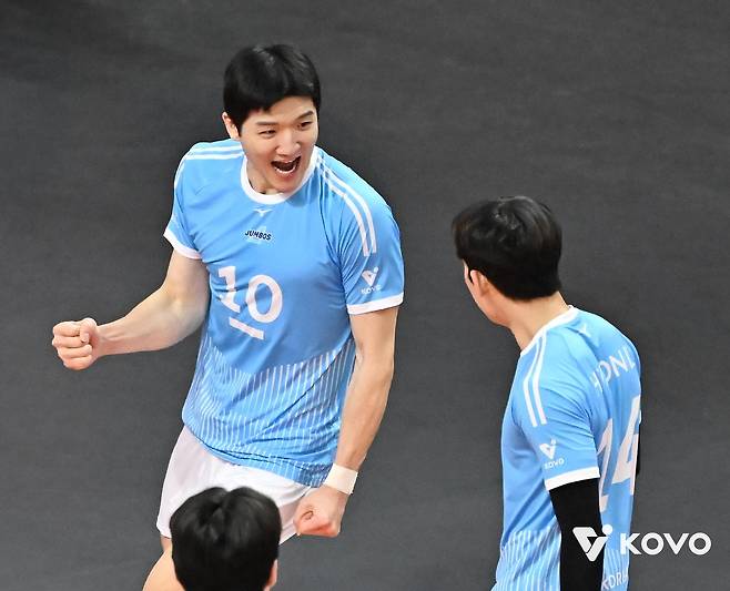 대한항공의 정지석(왼쪽) [한국배구연맹 제공. 재판매 및 DB 금지]