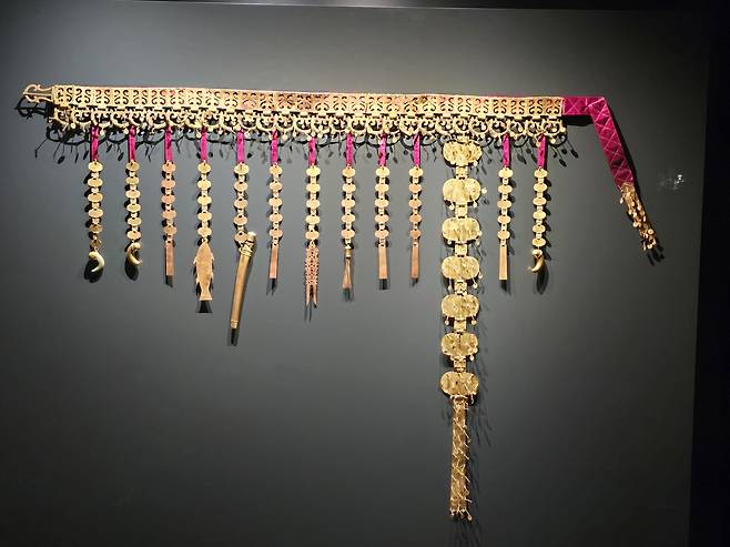 금 허리띠. /황성호 기자