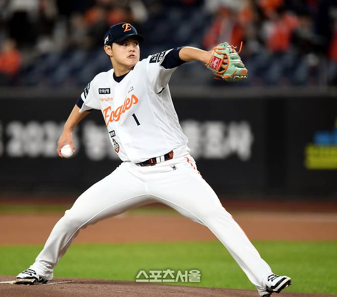 한화 선발투수 문동주가 대전 한화생명 볼파크에서 열린 2025 KBO 한국시리즈 5차전 LG와 경기에서 역투하고 있다. 대전 | 최승섭기자 thunder@sportsseoul.com