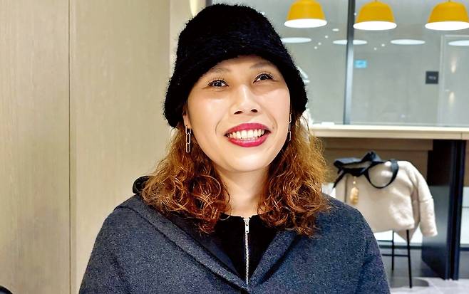 조승리 작가가 지난 10일 동작구의 한 카페에서 서울& 인터뷰에 응하고 있다.