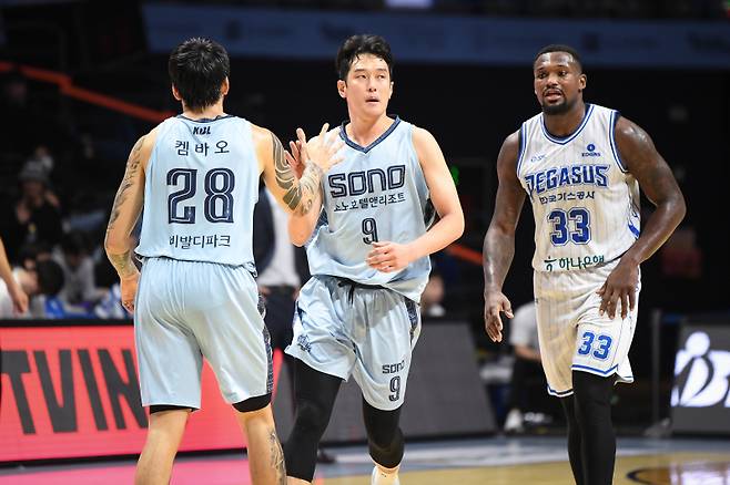 13일 경기도 고양 소노 아레나에서 열린 2025~26 LG전자 프로농구 정규리그 한국가스공사전에서 알토란 같은 활약을 펼친 정희재. KBL 제공