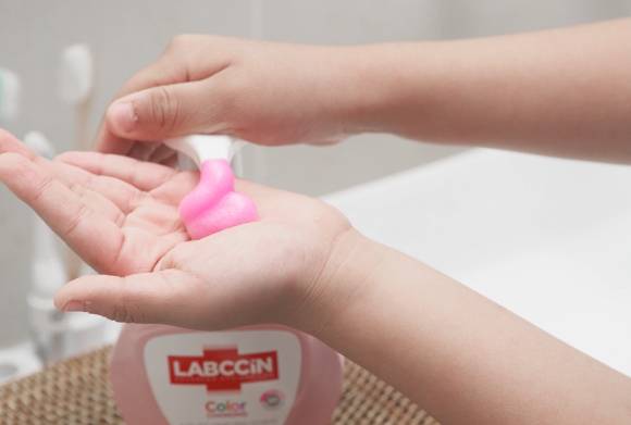 감기나 독감을 예방하려면 손 씻기 등 생활 위생 관리가 중요하다. 사진은 본 기사 내용과 무관. [사진=애경산업]