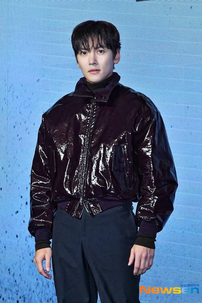 지창욱