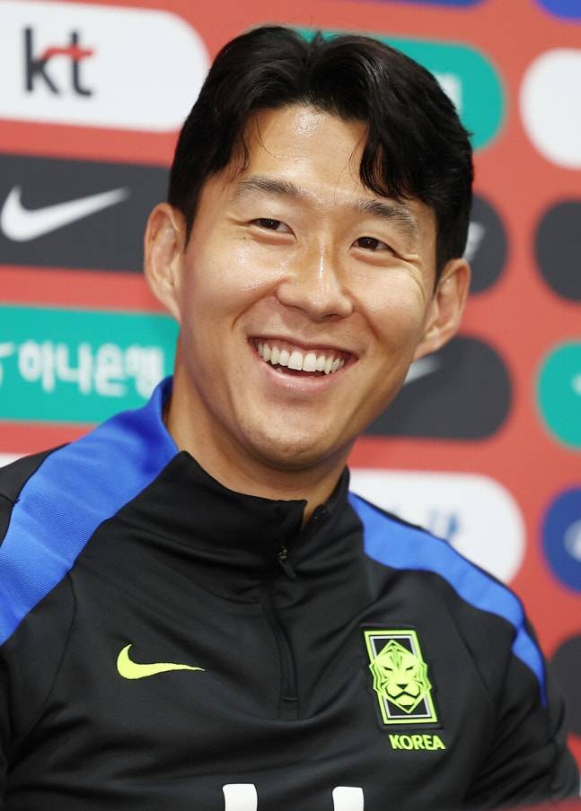 ▲ 손흥민의 시선은 이미 2026 북중미 월드컵을 향하고 있다. "다음 월드컵이 마지막이 될 수도 있지만 최선의 준비를 하는 것이 목표다. 한국 축구가 또 한 단계 성장할 수 있는 대회로 만들고 싶다"고 강조했다. ⓒ연합뉴스