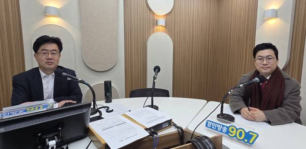 이도형 앵커, 이승기 변호사 2025.11.14 [경인방송 시사뉴스팀]