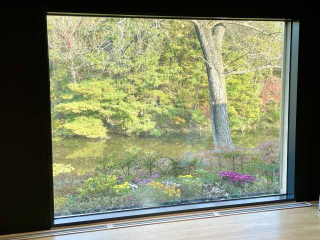 한 폭의 그림 같은 솔거미술관의 포토존. 주말앤 팀