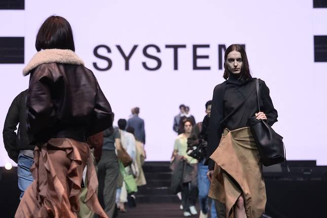 지난 9월 7일 태국 현지에서 진행한 한섬 시스템·시스템옴므 패션쇼 모습. / 사진=현대백화점그룹