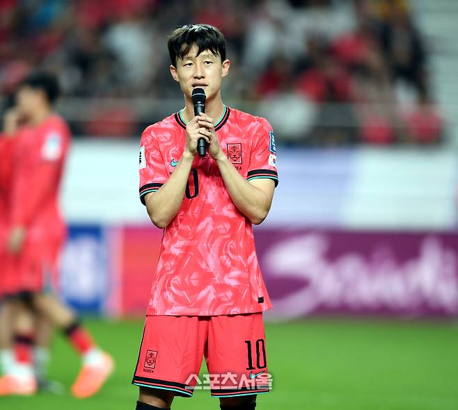 이재성이 지난 6월10일 서울월드컵경기장에서 열린 2026 FIFA 북중미 월드컵 3차 예선 쿠웨이트와 경기 후 열린 월드컵 진출 축하행사에서 인사말을 하고 있다. 상암 | 최승섭기자 thunder@sportsseoul.com