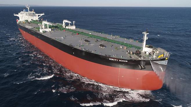 HD현대중공업이 건조해 인도한 원유 운반선. /HD현대 제공