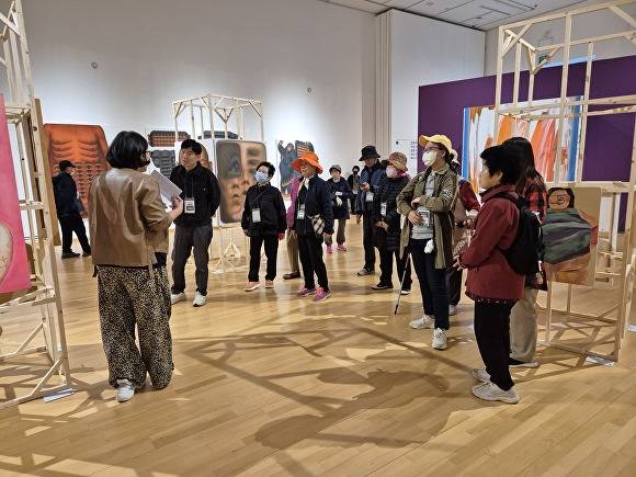 무장애 관광상품 시범 팸투어가 진행되고 있다. [사진=완주군 ]