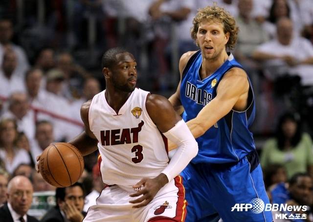 웨이드와 노비츠키, 2000년대 중반부터 2010년대 초반까지 중요한 순간마다 뜨겁게 경쟁했다. 사진=AFPBBNews=News1