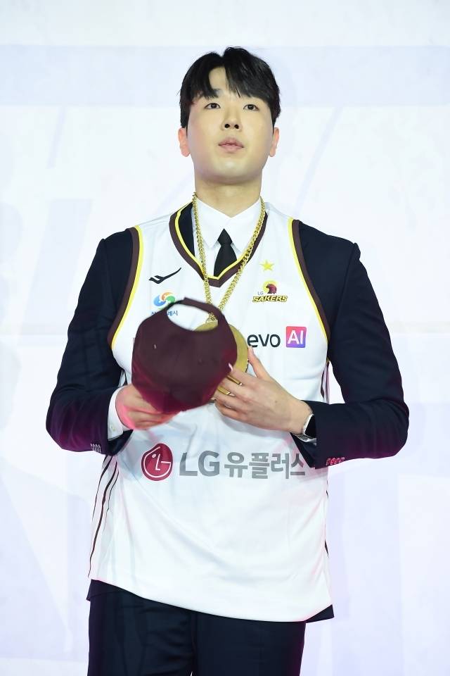동국대 지용현은 14일 잠실학생체육관에서 열린 2025 KBL 신인 드래프트에서 창원 LG의 4라운드 1순위 지명을 받았다. 사진=KBL 제공