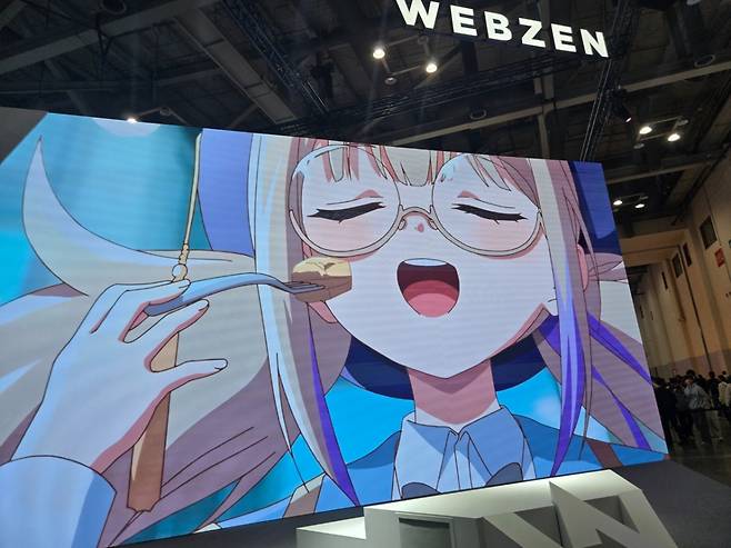 14일 웹젠의 '지스타 2025' 부스에 대형 전광판이 서있다./사진=이찬종 기자