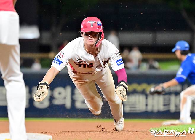 10일 오후 광주기아챔피언스필드에서 열린 '2025 신한 SOL Bank KBO리그' 삼성 라이온즈와 KIA 타이거즈의 경기, 6회말 1사 2루 KIA 박찬호가 김선빈의 우익수 플라이때 태그업을 시도하고 있다. 엑스포츠뉴스DB