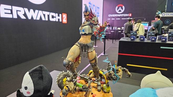 - 정커퀸 스태츄 퀄리티 대박인데?