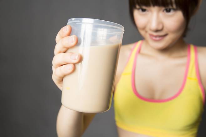 세 끼 중 일부를 아예 단백질 보충제로 대체하는 사람들도 있다. 사진= 게티이미지뱅크