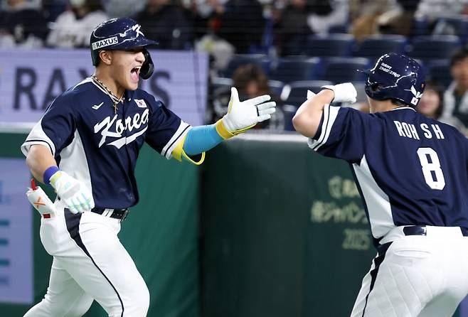 ▲안현민, 선제 투런포 쾅[연합뉴스]