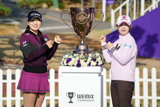 전날 조편성에서 맞대결을 예고했던 유현조와 황유민.(사진=이데일리 골프in 조원범 기자)