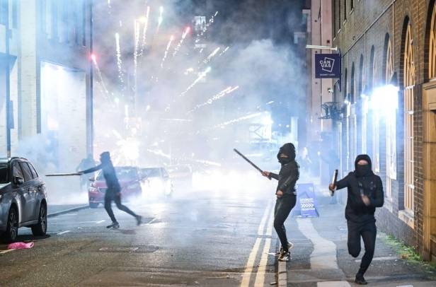 수많은 사건 사고를 남긴 영국의 '가이 포크스의 밤' 행사. 출처=더선