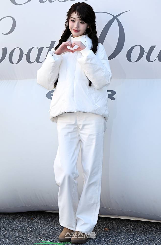 장원영이 포토월을 소화하고 있다. 이주상기자 rainbow@sportsseoul.com