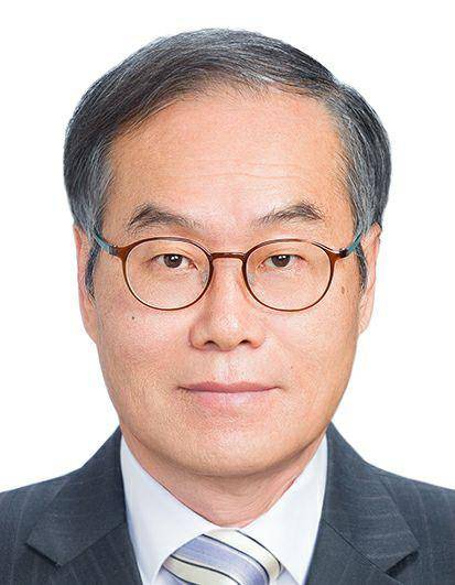 대통령실은 이재명 대통령이 14일 방위사업청장에 이용철 전 방사청 차장을 임명했다고 밝혔다. 대통령실 제공