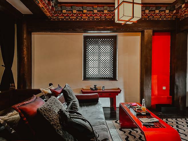 티베트 스위트 객실 내부 거실 / 사진=권효정 여행+ 기자