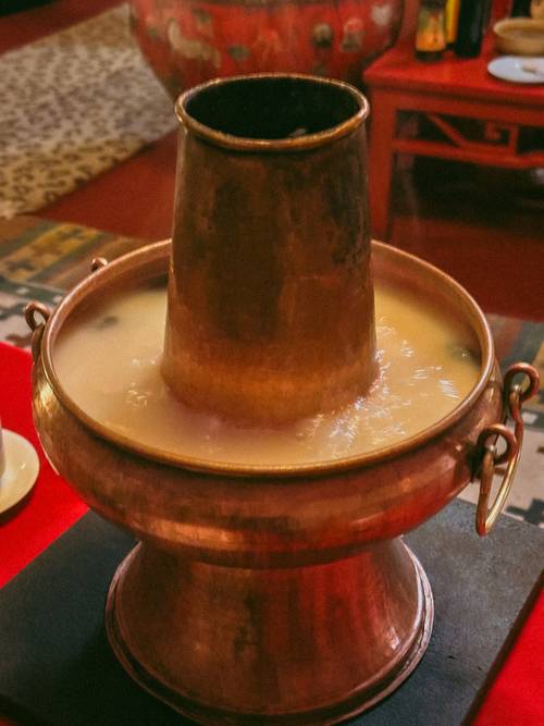 몽골리안 유르트 디너 신선로 / 사진=권효정 여행+ 기자