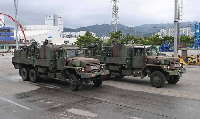 화생방요원들이 화생방제독차에 탑승, 제독훈련을 하고 있다. 세계일보 자료사진