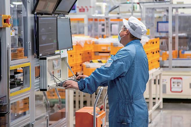 LG에너지솔루션이 6월1일 미국 미시간 홀랜드 공장에서 ESS용 LFP배터리 대규모 생산에 돌입했다. ⓒLG에너지솔루션 제공